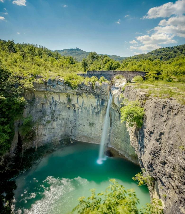 Apartman Sirena Pićan Exteriér fotografie
